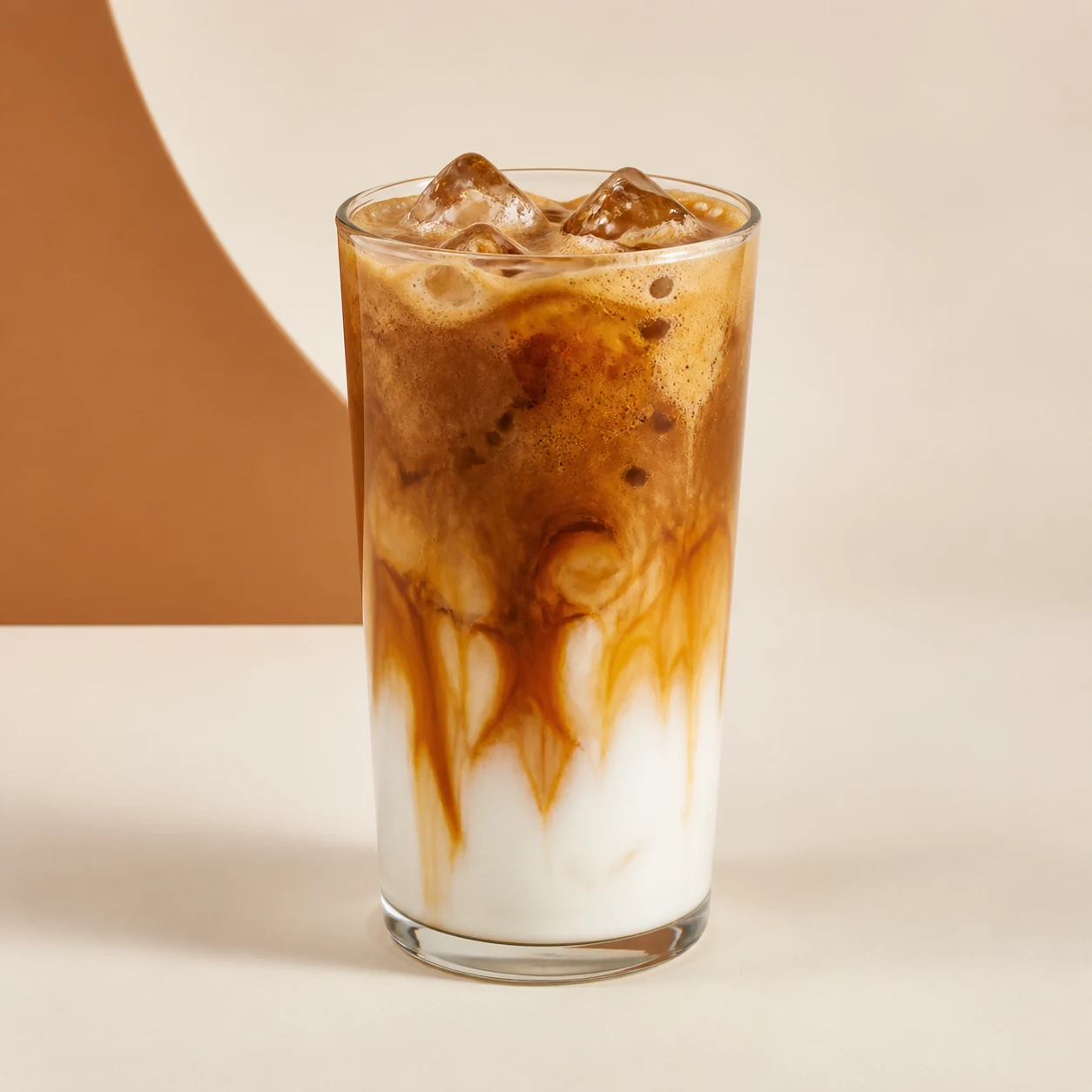 Esmer Şekerli Çalkalanmış Espresso